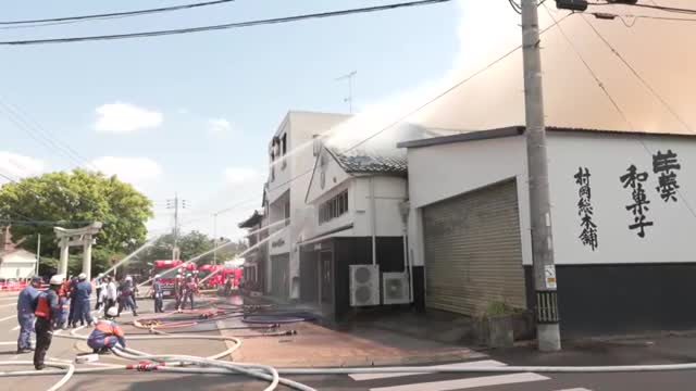 【続報】倉庫から出火か 村岡総本舗で火災 けが人なし 倉庫と事務所焼く小城ようかん老舗【佐賀県】